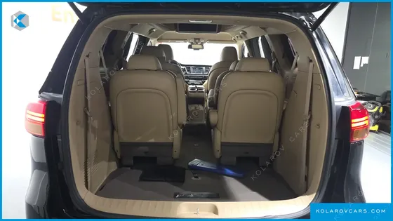 KIA CARNIVAL 9-SEATER HI-LIMOUSINE