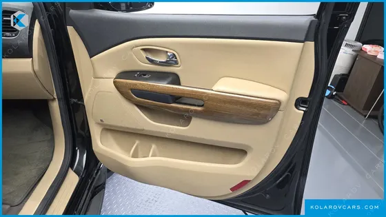 KIA CARNIVAL 9-SEATER HI-LIMOUSINE