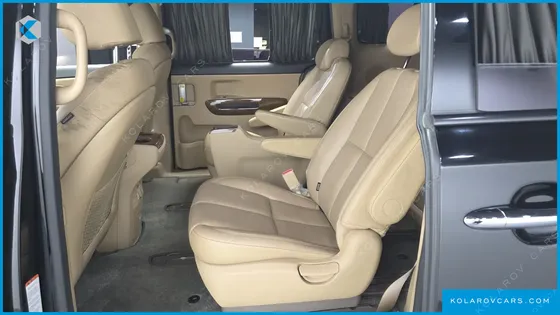 KIA CARNIVAL 9-SEATER HI-LIMOUSINE