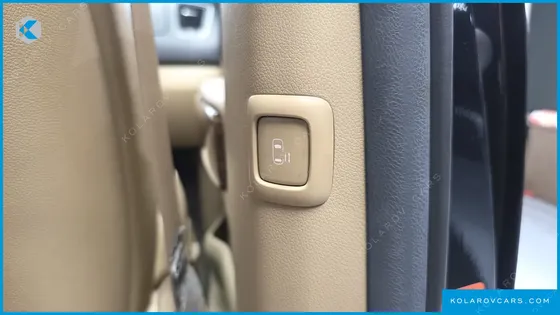 KIA CARNIVAL 9-SEATER HI-LIMOUSINE