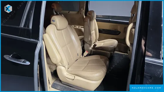 KIA CARNIVAL 9-SEATER NOBLESSE