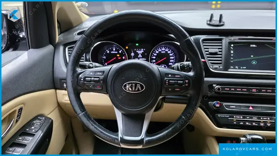 KIA CARNIVAL 9-SEATER NOBLESSE
