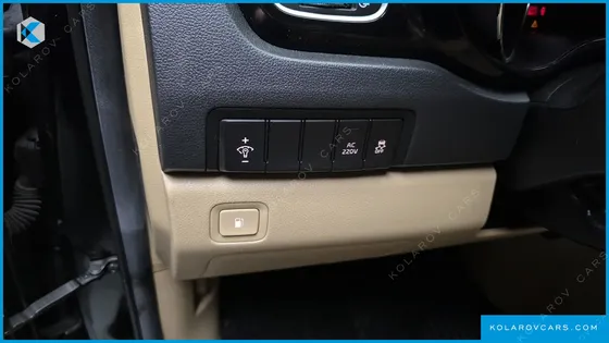 KIA CARNIVAL 9-SEATER NOBLESSE