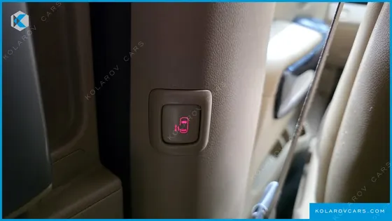 KIA CARNIVAL 9-SEATER NOBLESSE