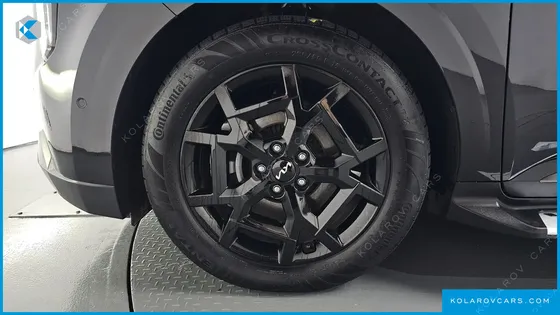 KIA CARNIVAL GASOLINE 9-SEATER GRAVITY