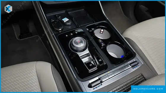 KIA CARNIVAL GASOLINE 9-SEATER GRAVITY