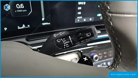 KIA CARNIVAL GASOLINE 9-SEATER GRAVITY