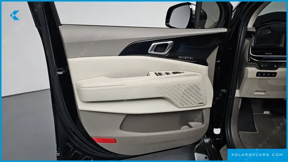 KIA CARNIVAL GASOLINE 9-SEATER GRAVITY