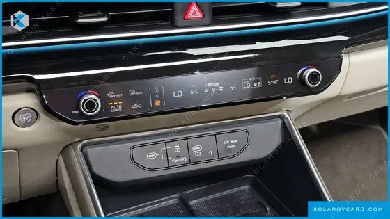 KIA CARNIVAL GASOLINE 9-SEATER GRAVITY