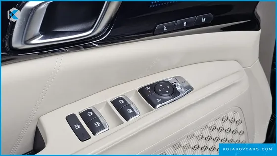 KIA CARNIVAL GASOLINE 9-SEATER GRAVITY