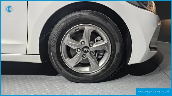 HYUNDAI ELANTRA (AVANTE) 1.6 GDI SMART