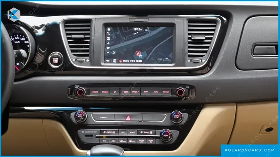 KIA CARNIVAL 7-SEATER LIMOUSINE