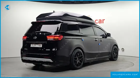 KIA CARNIVAL 9-SEATER HI-LIMOUSINE