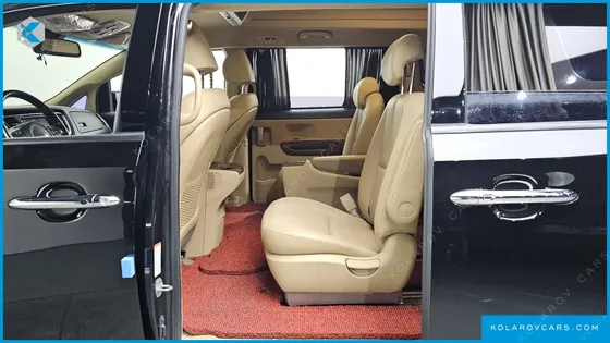 KIA CARNIVAL 9-SEATER HI-LIMOUSINE