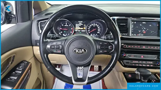KIA CARNIVAL 9-SEATER HI-LIMOUSINE