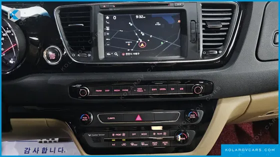 KIA CARNIVAL 9-SEATER HI-LIMOUSINE