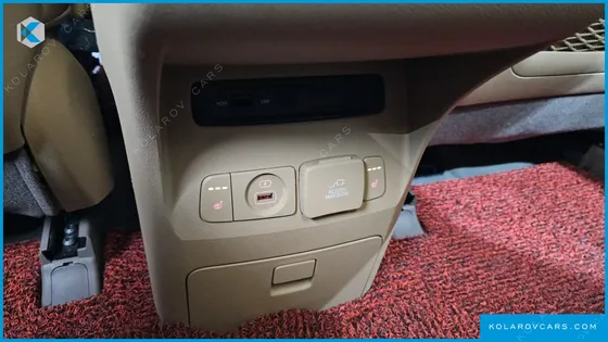KIA CARNIVAL 9-SEATER HI-LIMOUSINE