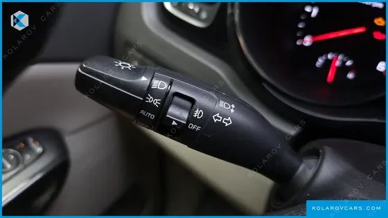 KIA CARNIVAL 9-SEATER PRESTIGE