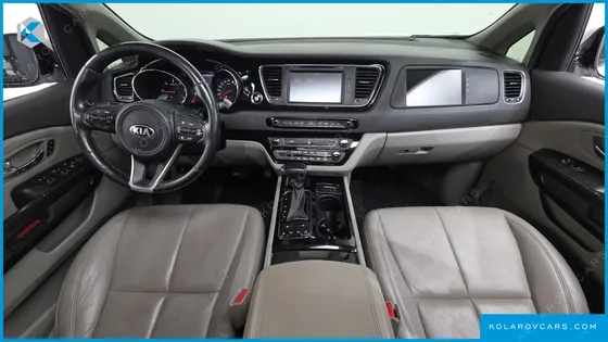 KIA CARNIVAL 7-SEATER LIMOUSINE