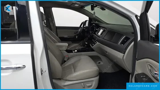 KIA CARNIVAL 7-SEATER LIMOUSINE