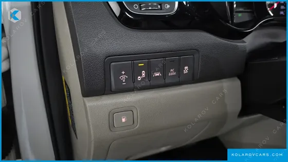 KIA CARNIVAL 7-SEATER LIMOUSINE