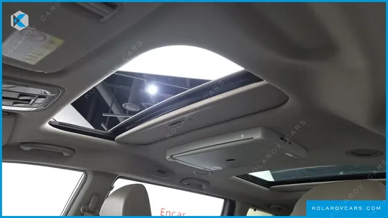 KIA CARNIVAL 7-SEATER LIMOUSINE