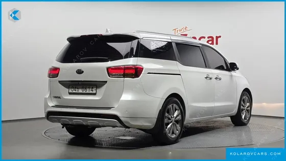 KIA CARNIVAL 9-SEATER PRESTIGE