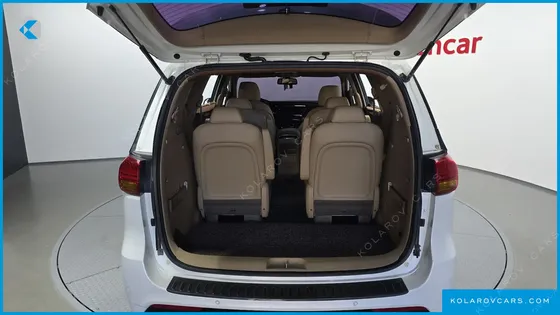 KIA CARNIVAL 9-SEATER PRESTIGE