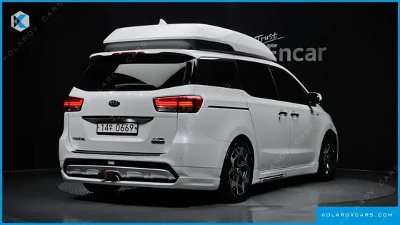 KIA CARNIVAL GASOLINE 9-SEATER HI-LIMOUSINE