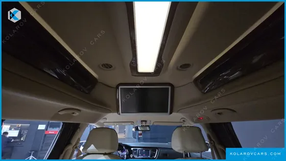 KIA CARNIVAL GASOLINE 9-SEATER HI-LIMOUSINE