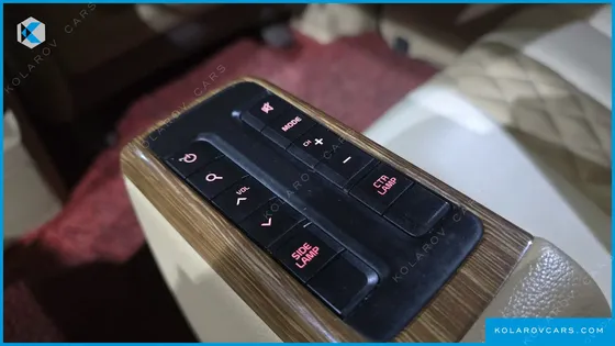 KIA CARNIVAL GASOLINE 9-SEATER HI-LIMOUSINE