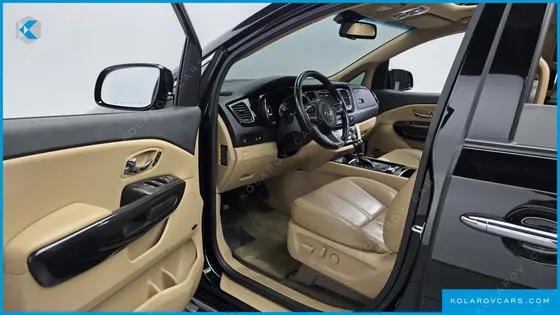 KIA CARNIVAL 9-SEATER NOBLESSE