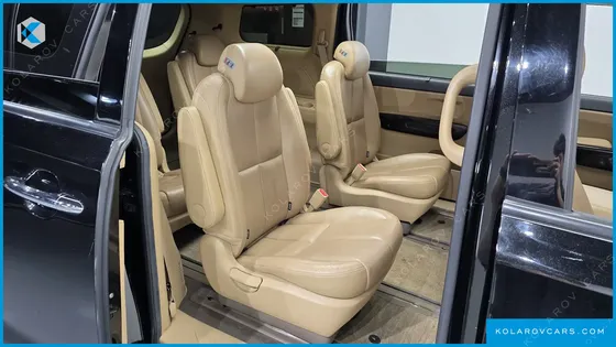 KIA CARNIVAL 9-SEATER NOBLESSE