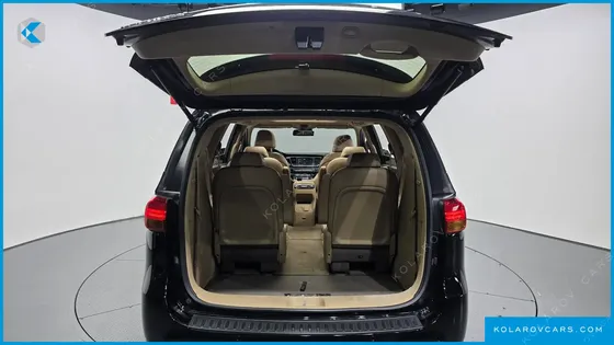 KIA CARNIVAL 9-SEATER NOBLESSE