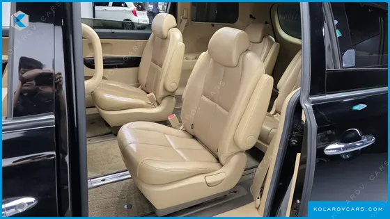 KIA CARNIVAL 9-SEATER NOBLESSE