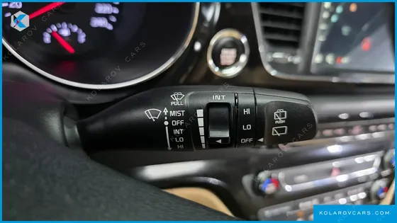 KIA CARNIVAL 9-SEATER NOBLESSE