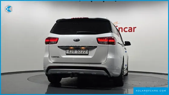 KIA CARNIVAL 9-SEATER PRESTIGE