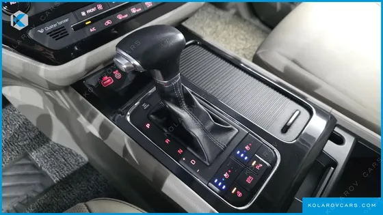 KIA CARNIVAL 9-SEATER PRESTIGE