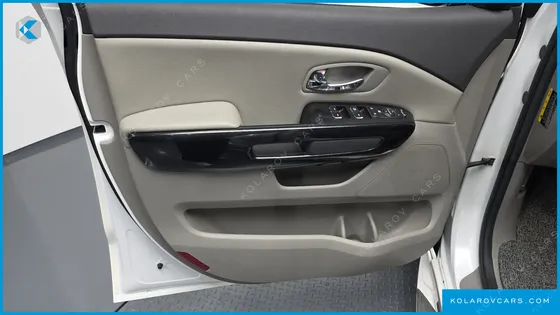KIA CARNIVAL 9-SEATER PRESTIGE