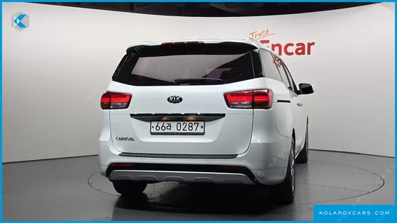 KIA CARNIVAL 9-SEATER PRESTIGE