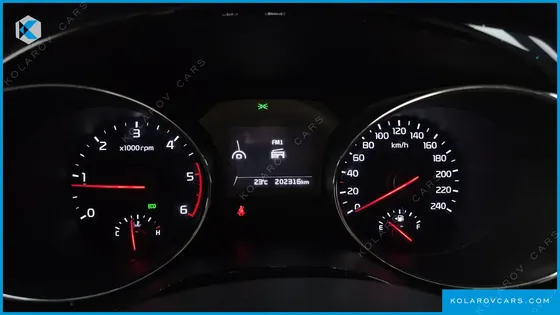 KIA CARNIVAL 9-SEATER PRESTIGE