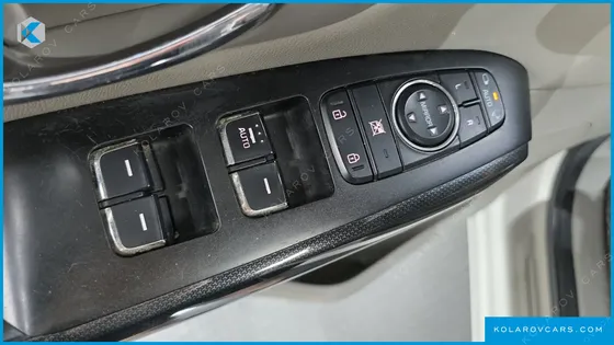 KIA CARNIVAL 9-SEATER PRESTIGE
