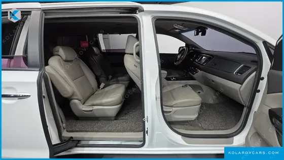 KIA CARNIVAL 9-SEATER PRESTIGE