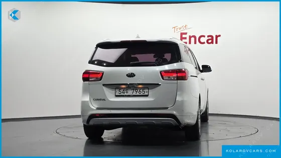 KIA CARNIVAL 9-SEATER NOBLESSE
