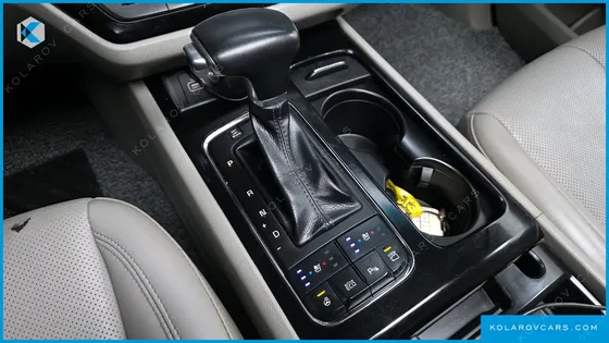 KIA CARNIVAL 9-SEATER NOBLESSE SPECIAL