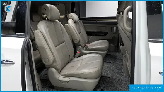 KIA CARNIVAL 9-SEATER NOBLESSE SPECIAL