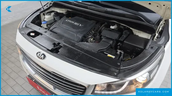KIA CARNIVAL 9-SEATER PRESTIGE