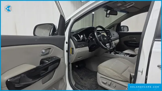 KIA CARNIVAL 9-SEATER PRESTIGE