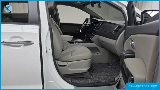 KIA CARNIVAL 9-SEATER PRESTIGE