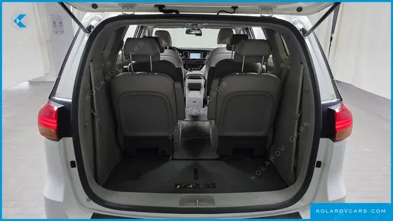 KIA CARNIVAL 9-SEATER PRESTIGE